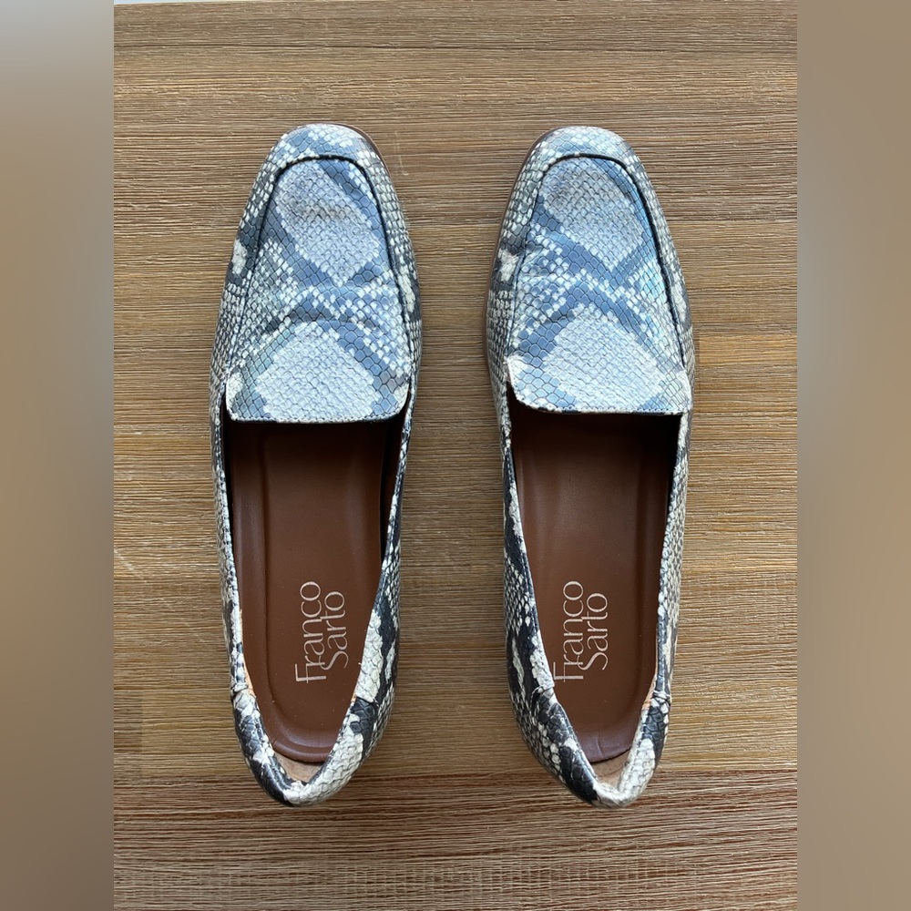 Franco Sarto Carlina Loafer Women’s size 8
Color: Roccia Snake Synthetic